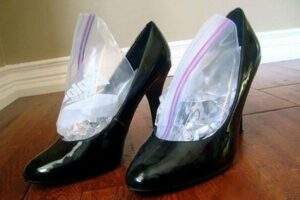 Adieu aux douleurs aux pieds : Astuce simple pour élargir vos chaussures