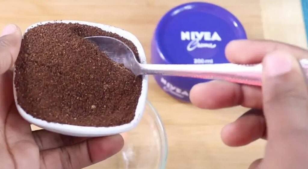 Crème Nivea et marc de café : un mélange efficace pour éliminer les ...
