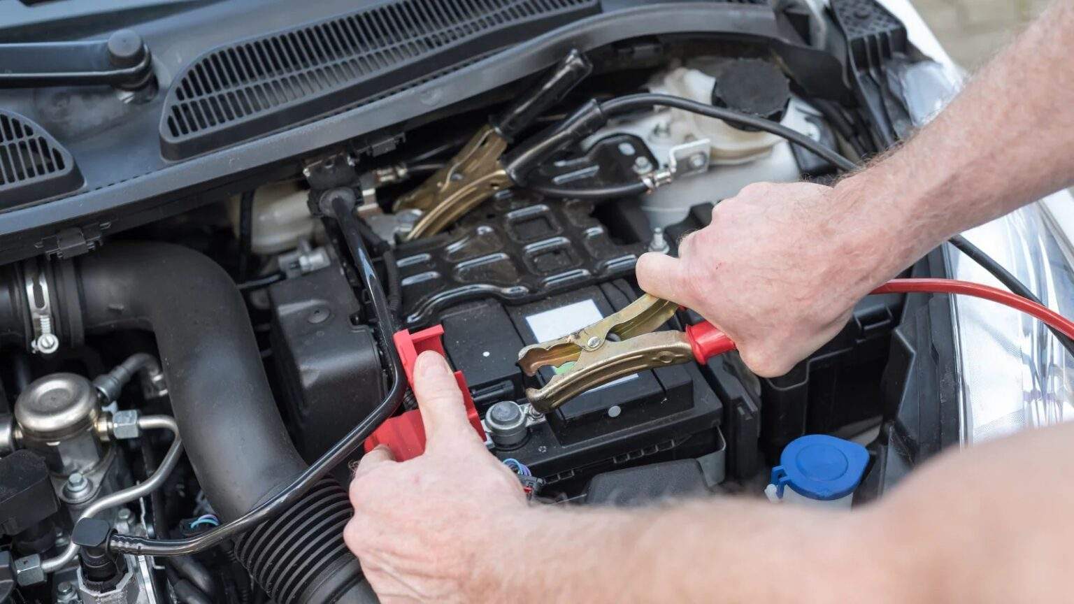 Comment démarrer la voiture quand la batterie est à plat