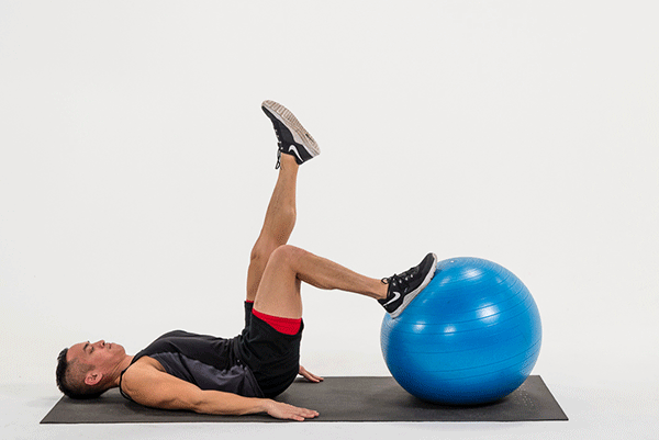 exercices faciles avec un ballon de pilates