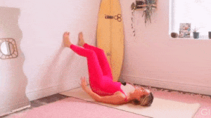 exercices de Pilates au mur