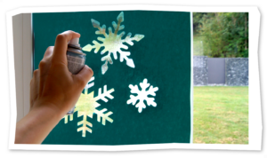 Des flocons pour décorer la fenêtre