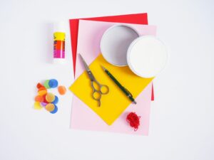 Réalisez une boîte de confettis pleine d’amour