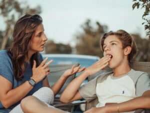 Comment intervenir lorsqu’un adolescent ne respecte pas les règles
