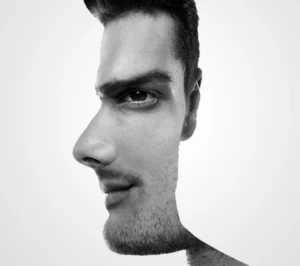 L’homme est-il représenté de profil ou de face