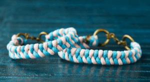 Le Bracelet en Macramé Tressé