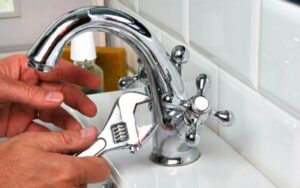 Changer un Robinet de Lavabo Facilement