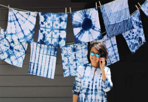 Comment teindre les vêtements avec la technique Shibori