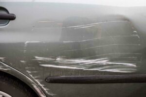 Comment effacer les rayures sur la carrosserie de votre voiture ?