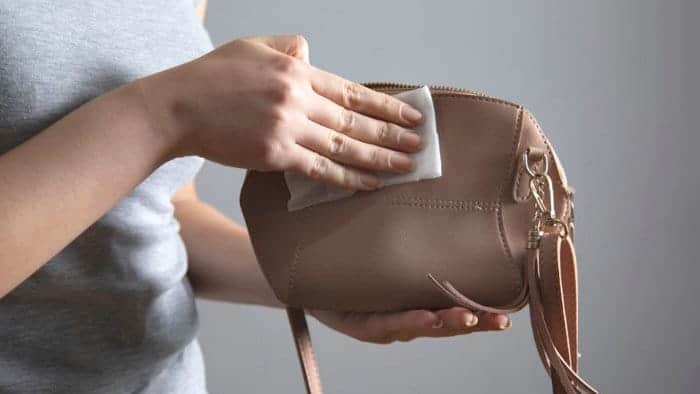 Comment nettoyer et entretenir le simili cuir