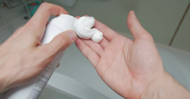 6 Utilisations Surprenantes de la Mousse à Raser à Connaître Absolument !