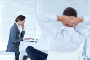Pourquoi les hommes ont peur des femmes qui gagnent plus qu’eux