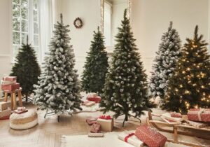 Comment décorer un sapin artificiel dans un style nature ?