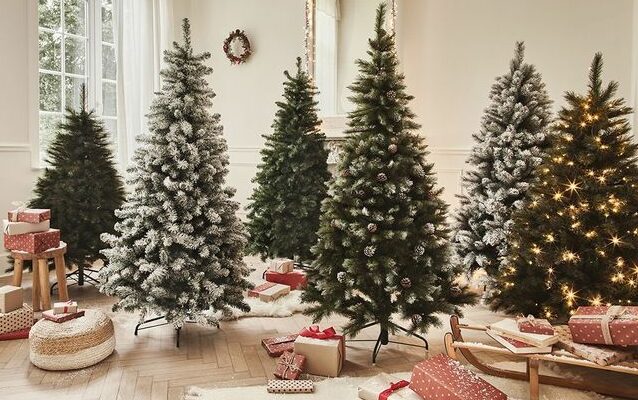 Comment décorer un sapin artificiel dans un style nature ?