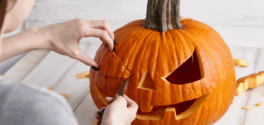 vider et décorer une citrouille d’Halloween