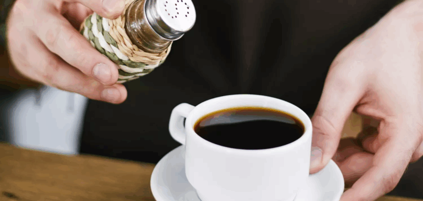Une cuillère de sel dans le café
