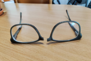 réparer des lunettes cassées