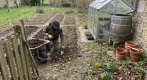 🌿 Les 6 bons gestes à faire de toute urgence pour que votre jardin soit prêt pour le printemps