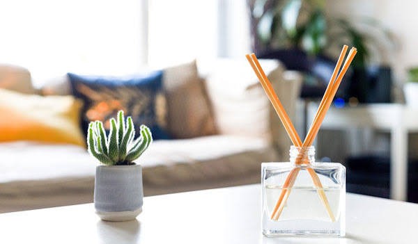7 Astuces Parfumer Maison Étonnantes pour une Odeur Unique