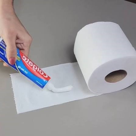 Dentifrice sur papier absorbant